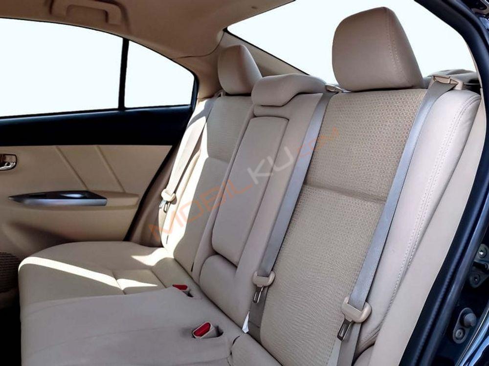 Mobil Toyota Vios 2017