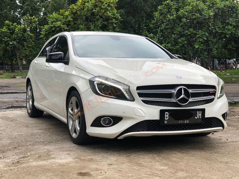 Mobil Mercedes-Benz A-Class 2013