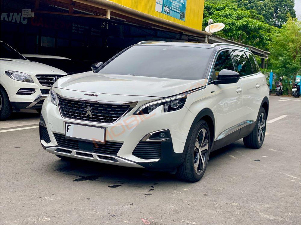 Mobil Peugeot 5008 2019