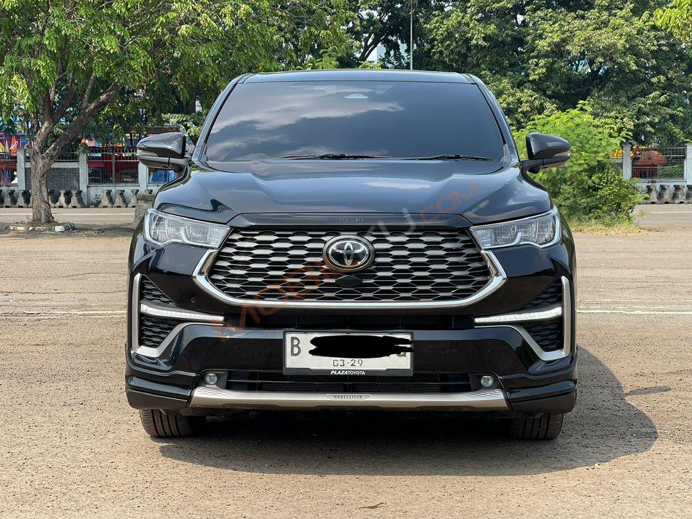 Mobil Toyota Kijang Innova Zenix 2024