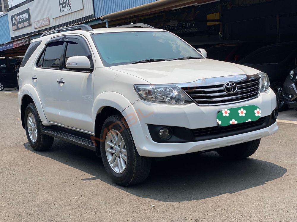 Mobil Toyota Fortuner 2012