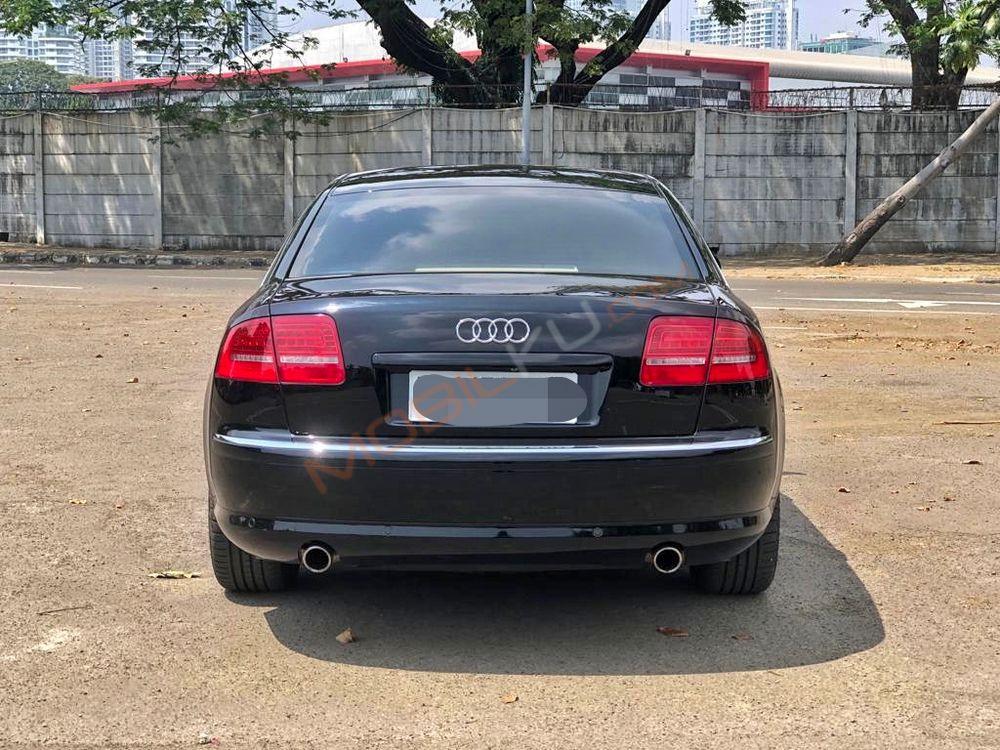 Mobil Audi A8 2009