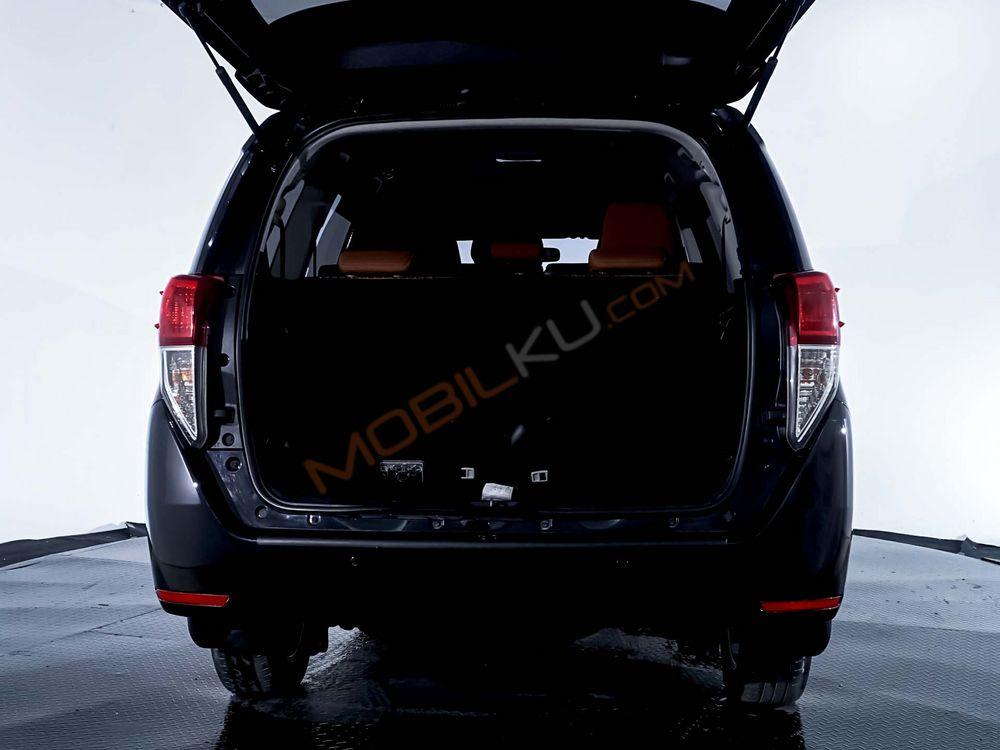 Mobil Toyota Kijang Innova 2019