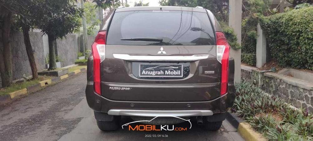 Mobil Mitsubishi Pajero Sport 2016