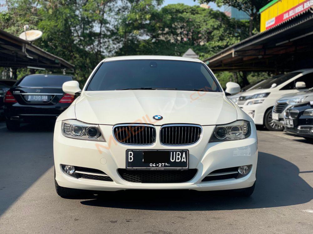 Mobil BMW 3 Series 2011