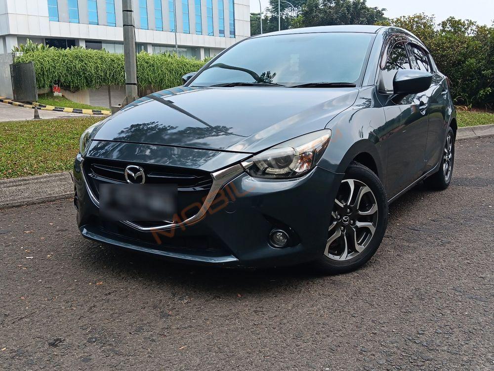 Mobil Mazda 2 Hatchback 2015
