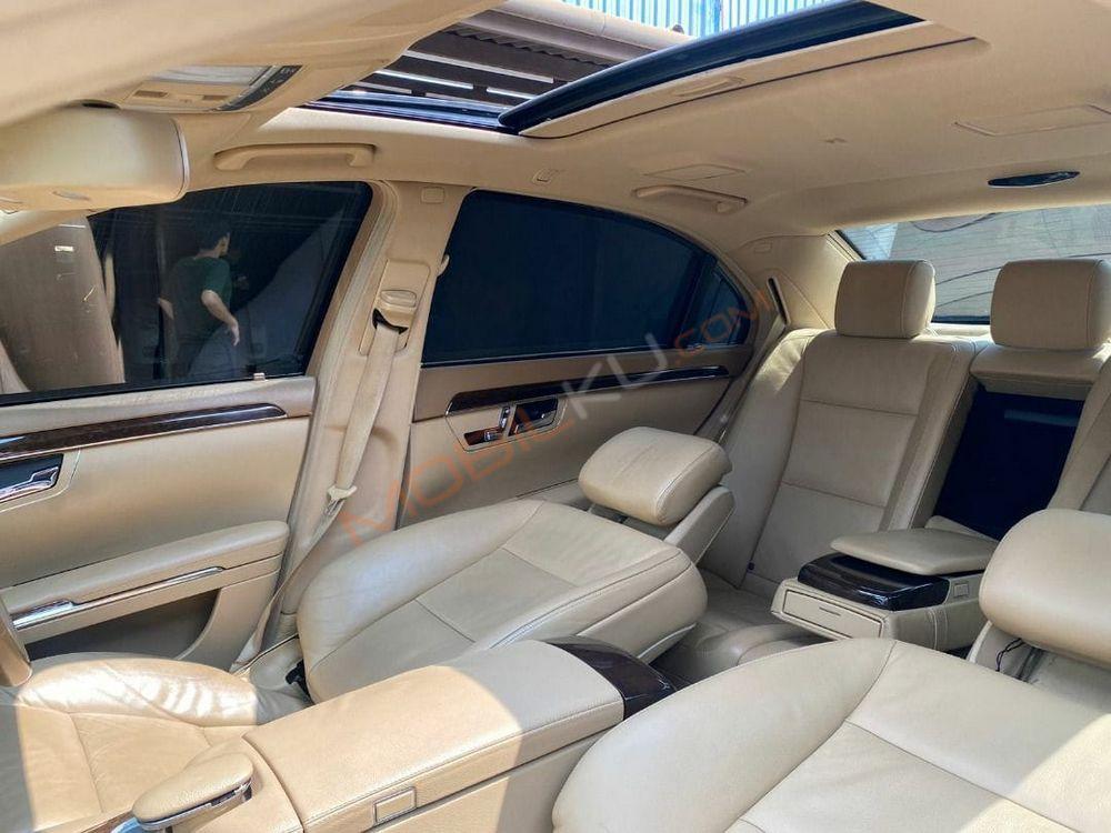 Mobil Mercedes-Benz S-Class 2011