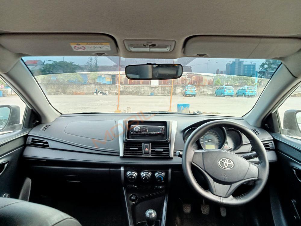 Mobil Toyota Limo 2014