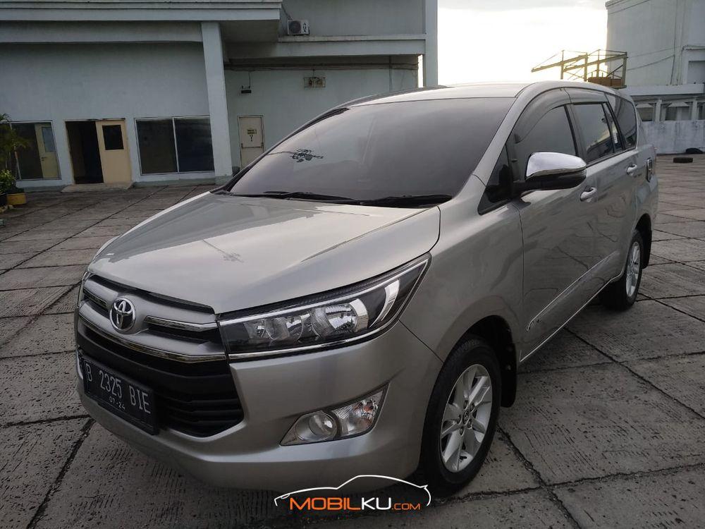 Mobil Toyota Kijang Innova 2019