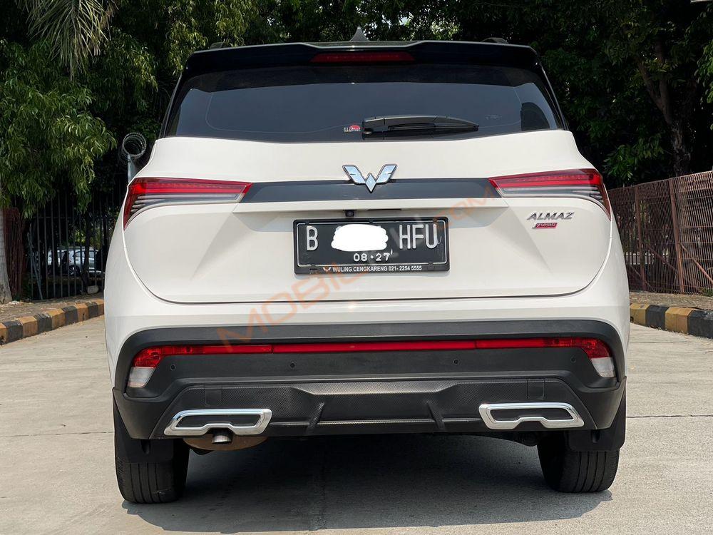 Mobil Wuling Almaz 2022