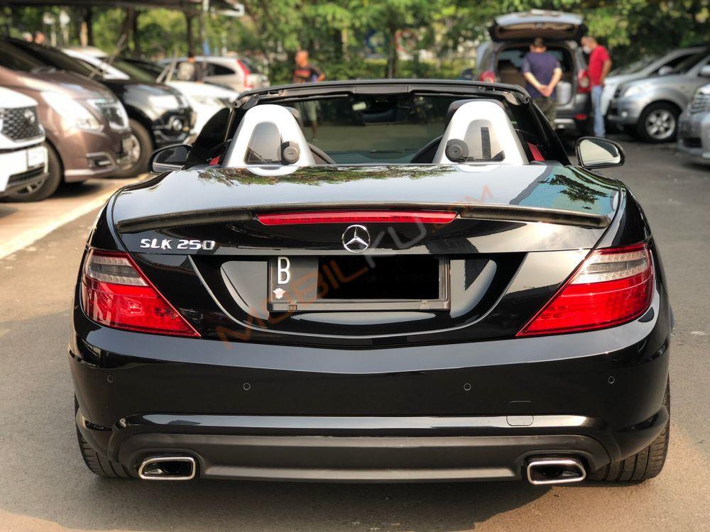 Mobil Mercedes-Benz SLK 2013
