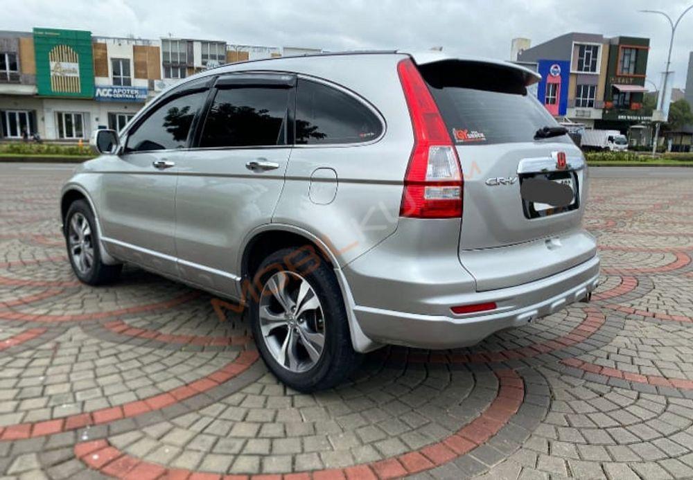 Mobil Honda CR-V 2010