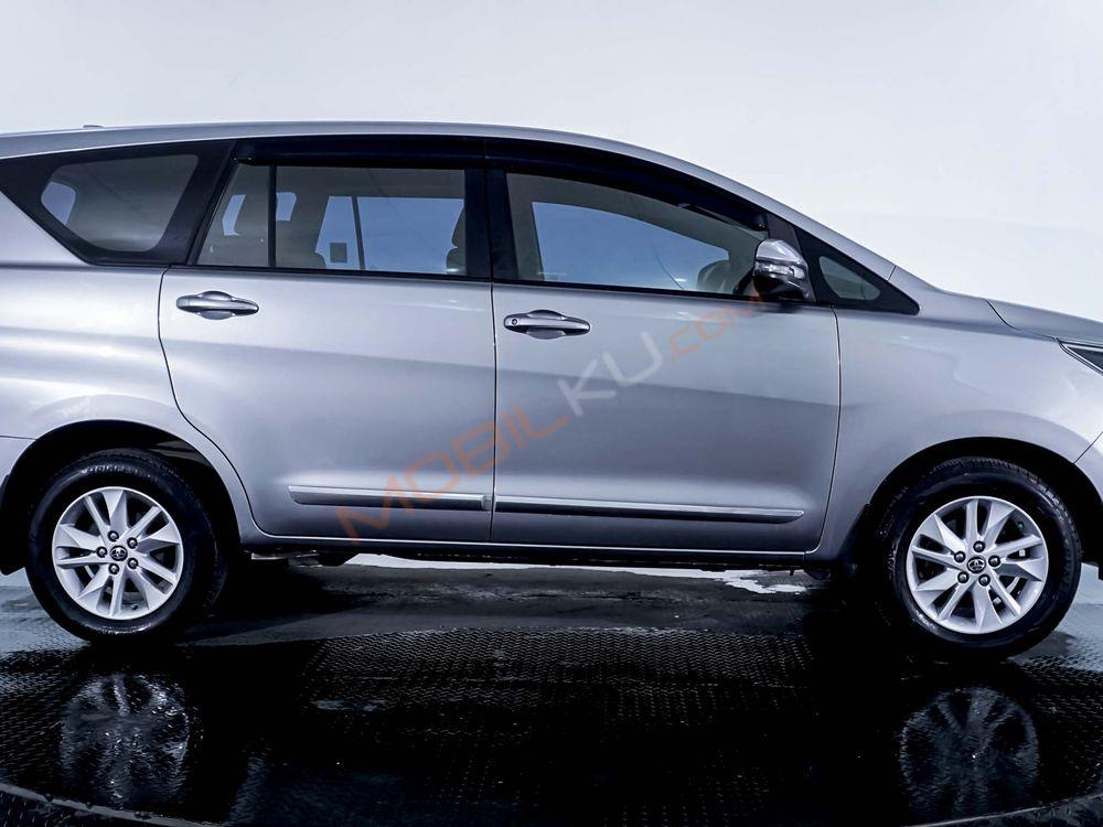 Mobil Toyota Kijang Innova 2018