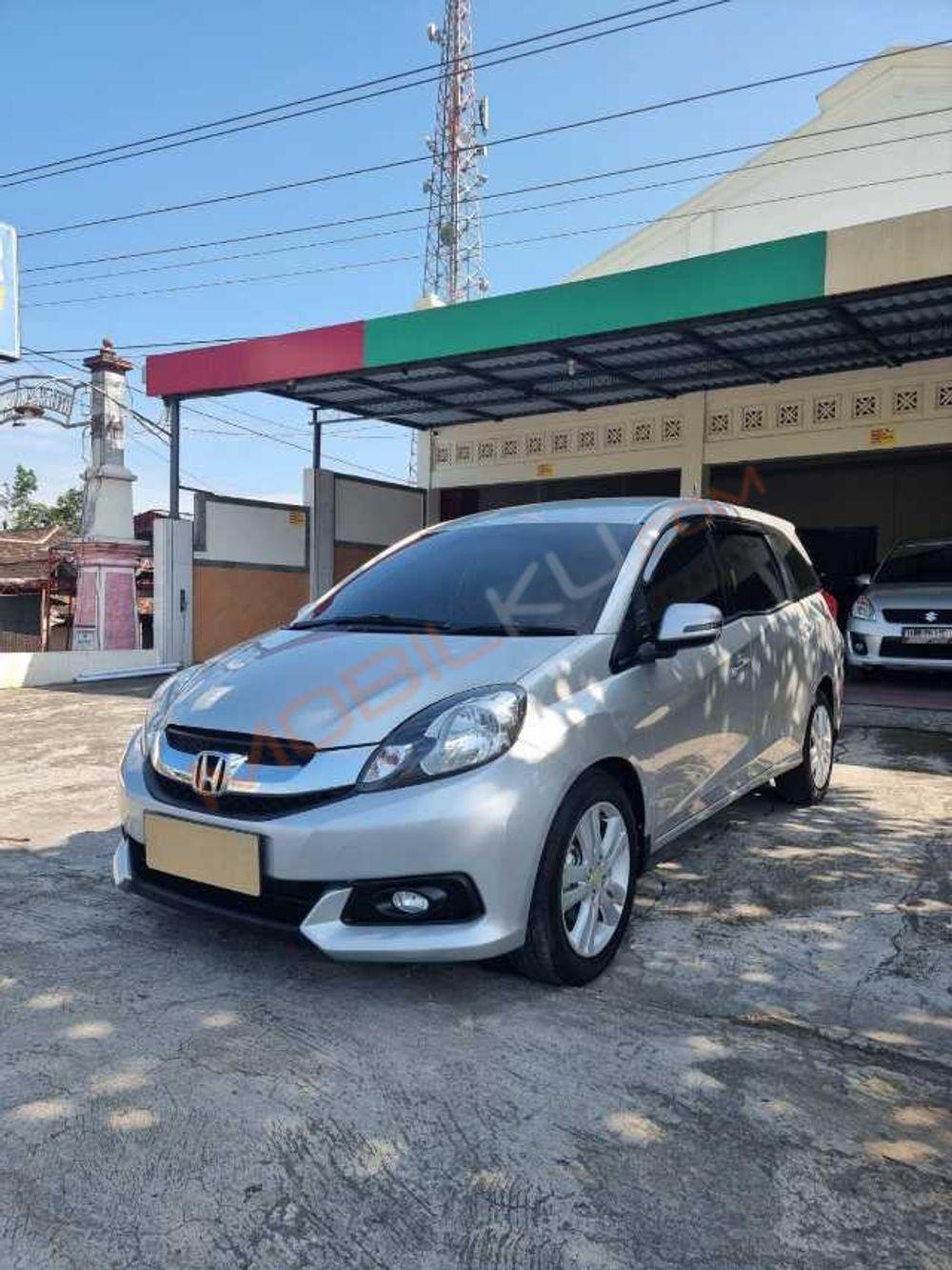 Mobil Honda Mobilio 2014