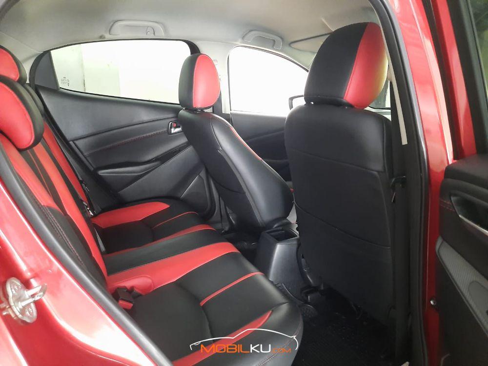 Mobil Mazda 2 Hatchback 2016