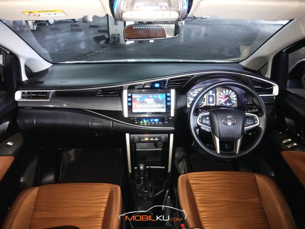 Mobil Toyota Kijang Innova 2017