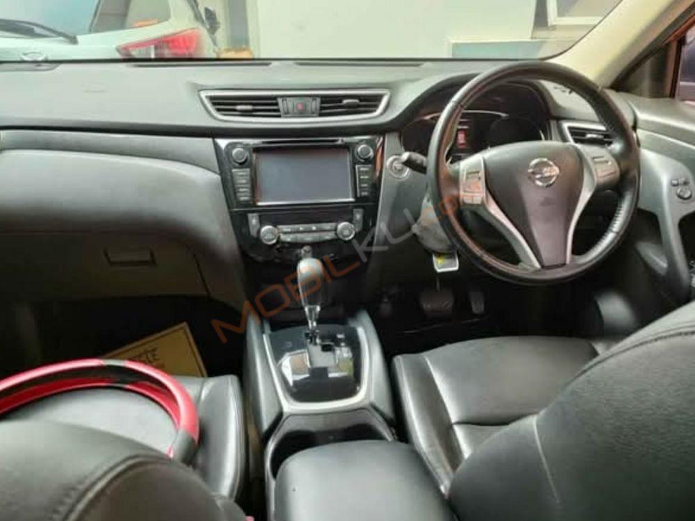 Mobil Nissan X-Trail 2016