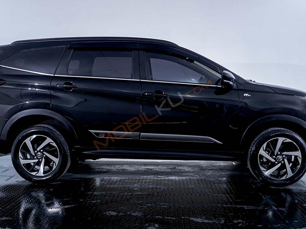 Mobil Toyota Rush 2021