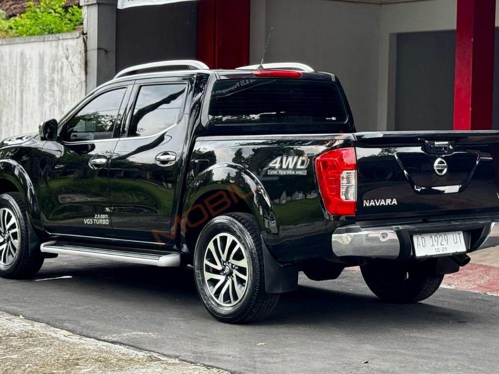 Mobil Nissan Navara 2017
