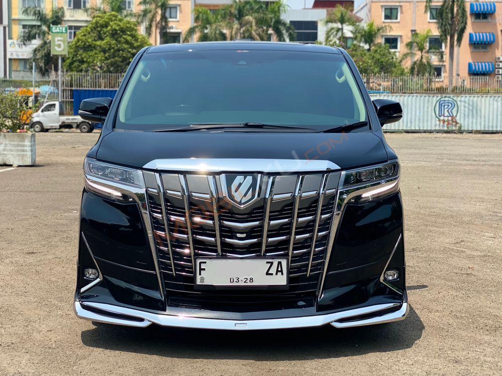 Mobil Toyota Alphard 2023