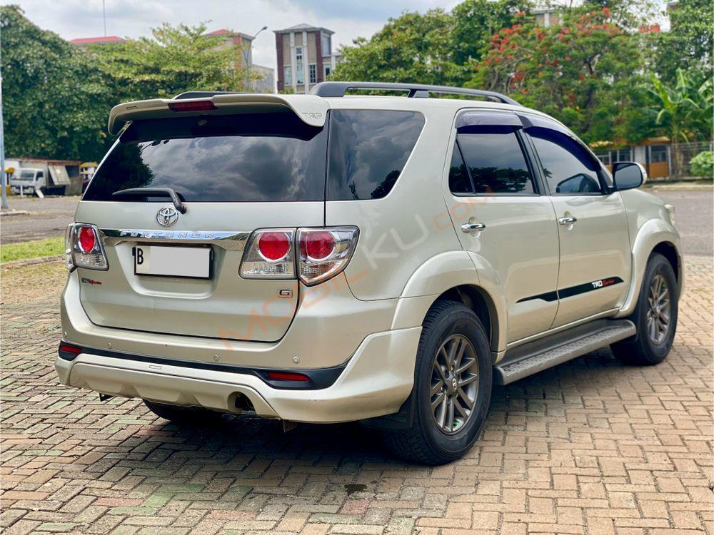 Mobil Toyota Fortuner 2013