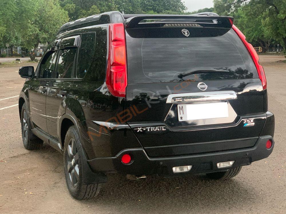Mobil Nissan X-Trail 2008