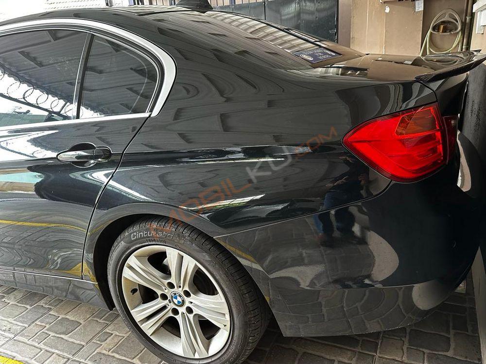 Mobil BMW 3 Series 2014