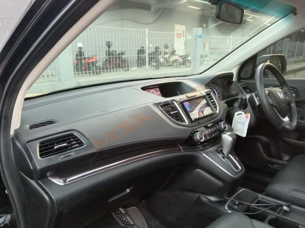 Mobil Honda CR-V 2015