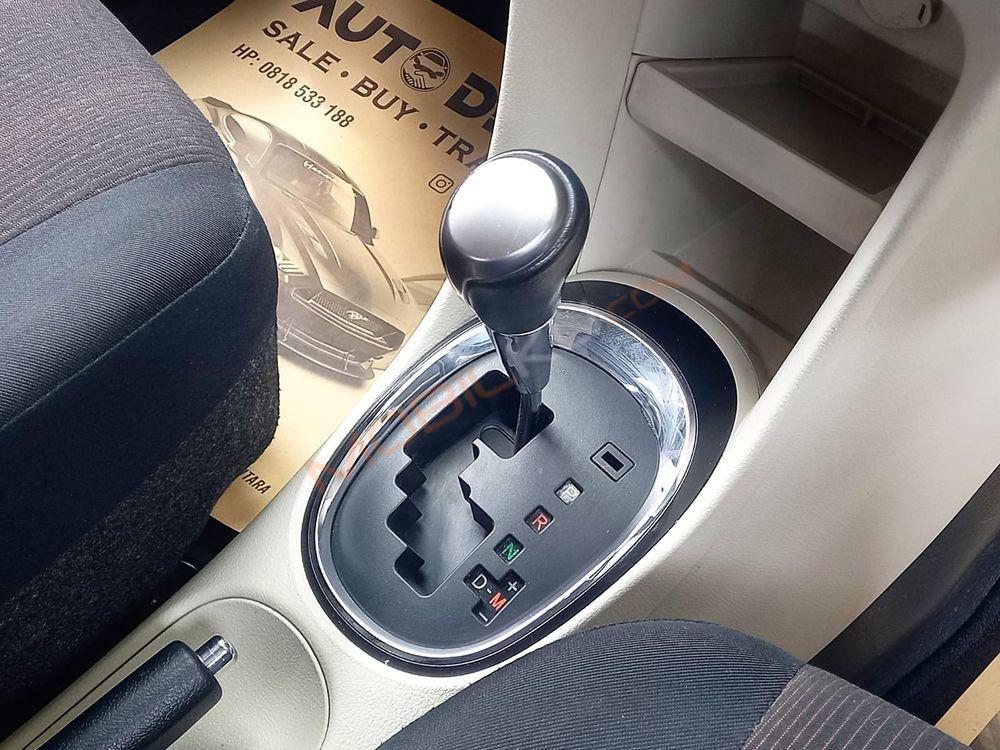 Mobil Toyota Sienta 2016