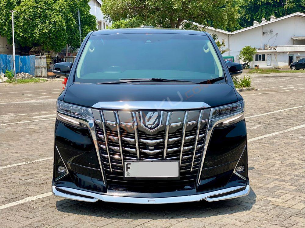 Mobil Toyota Alphard 2023