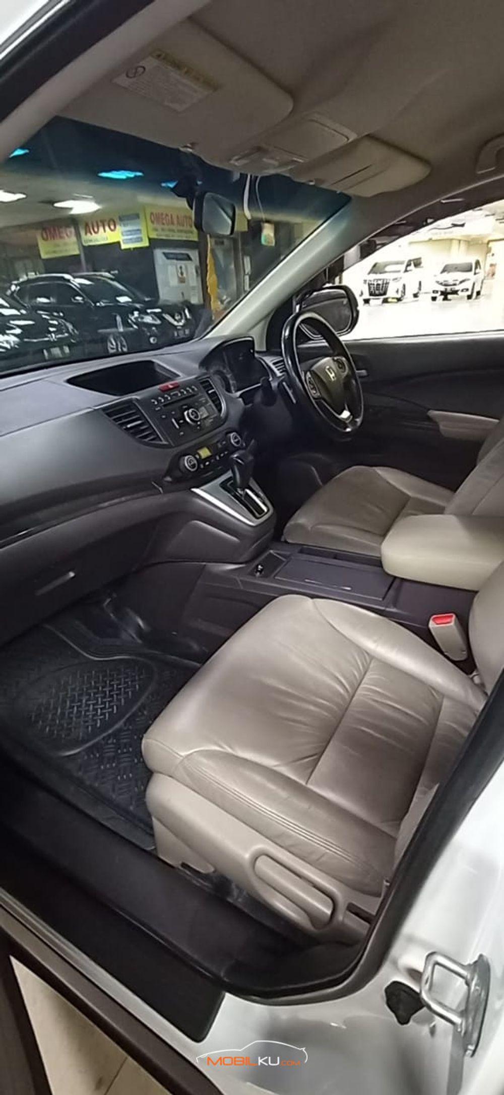 Mobil Honda CR-V 2012