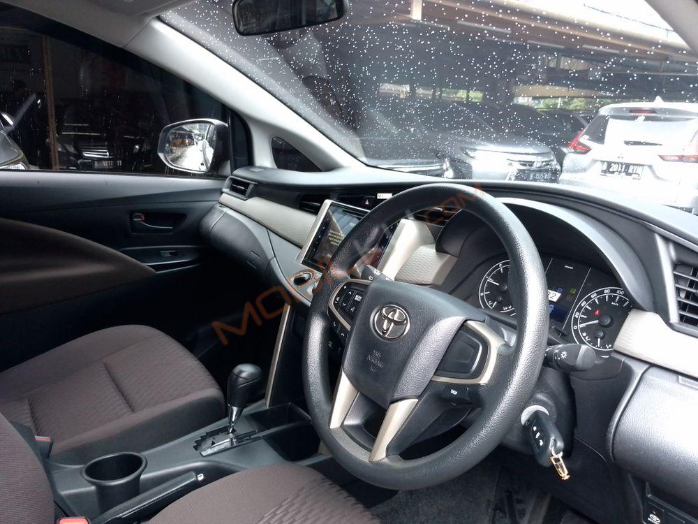 Mobil Toyota Kijang Innova 2022