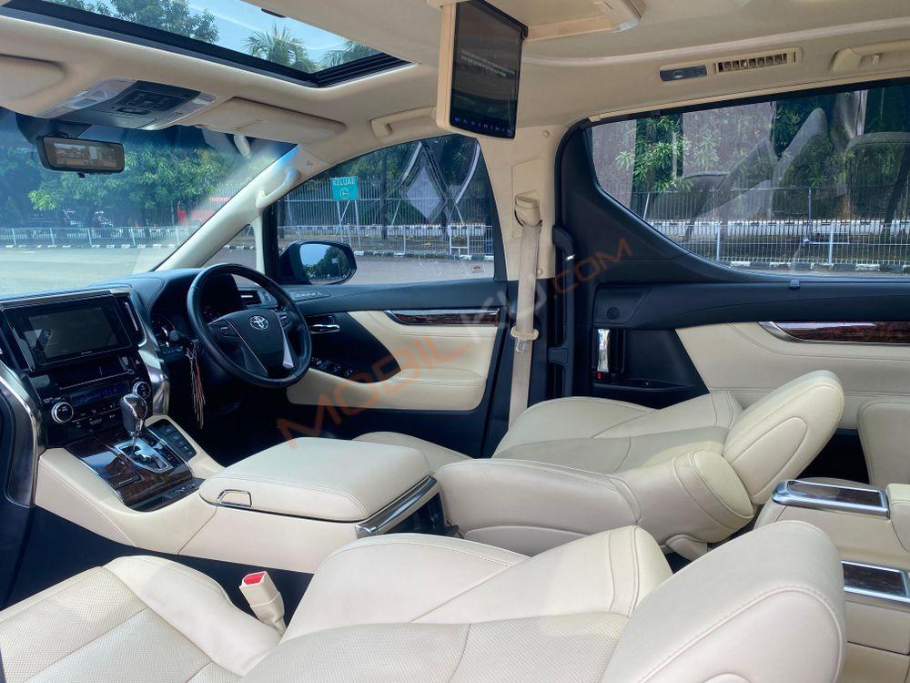 Mobil Toyota Alphard 2019