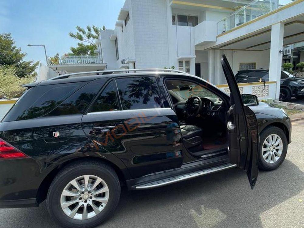 Mobil Mercedes-Benz GLE 2017