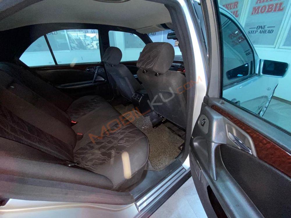 Mobil Mercedes-Benz E-Class 1997