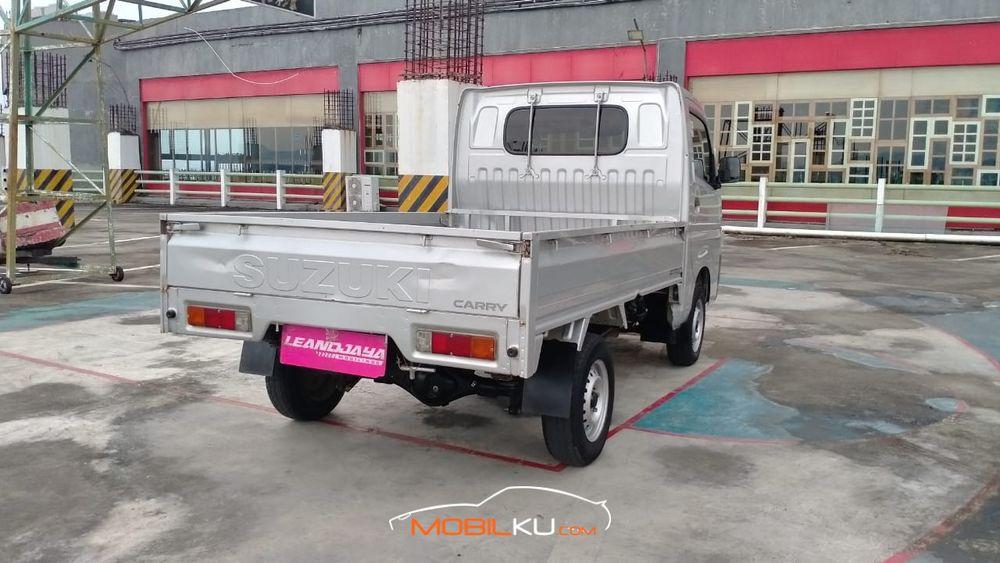 Mobil Suzuki Futura 2019