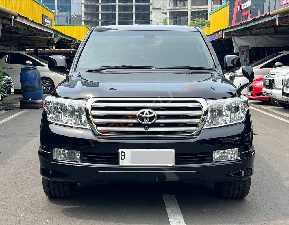 Mobil Toyota Land Cruiser 2008