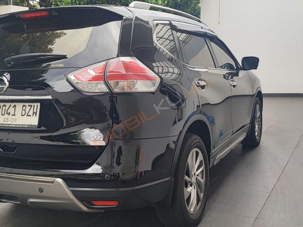 Mobil Nissan X-Trail 2018