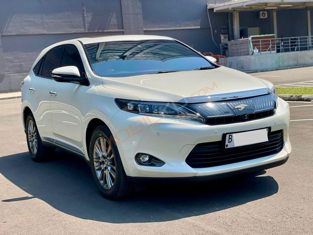 Mobil Toyota Harrier 2014