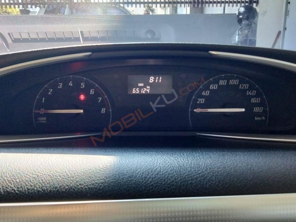 Mobil Toyota Sienta 2018