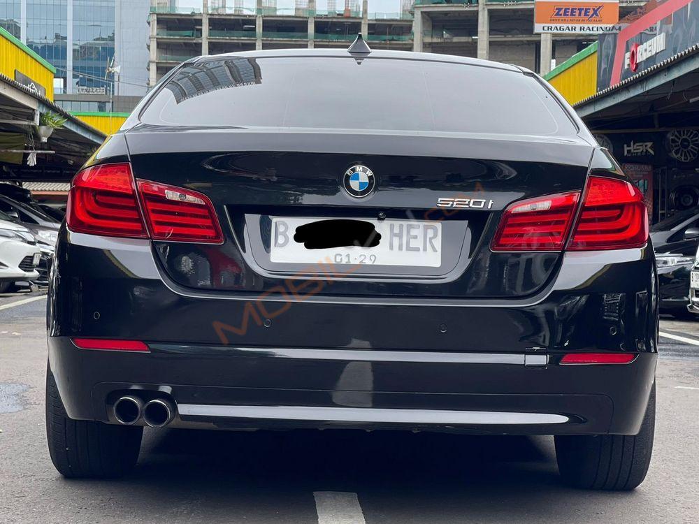 Mobil BMW 5 Series 2013