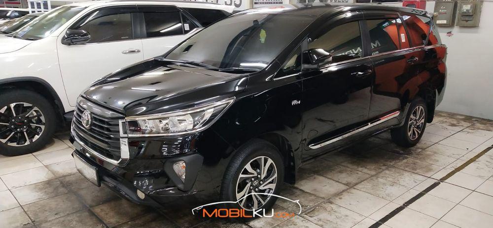 Mobil Toyota Kijang Innova 2021