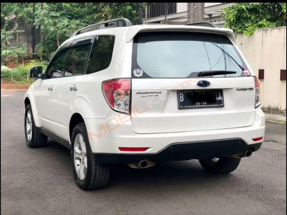 Mobil Subaru Forester 2012