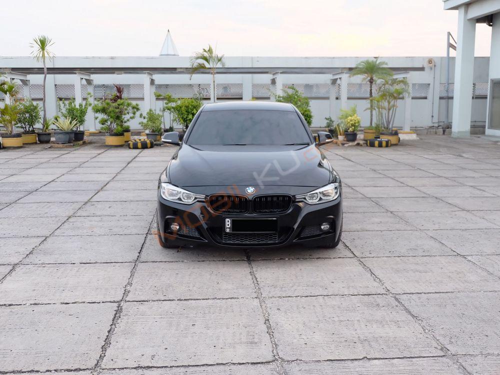 Mobil BMW 3 Series 2016