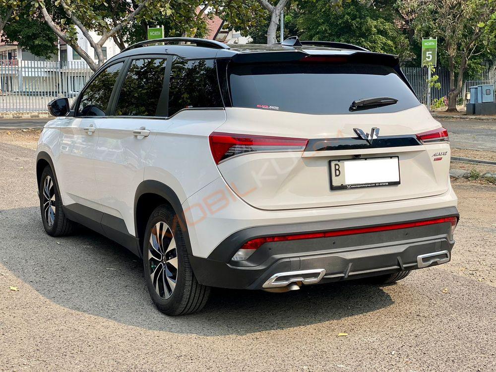 Mobil Wuling Almaz 2022