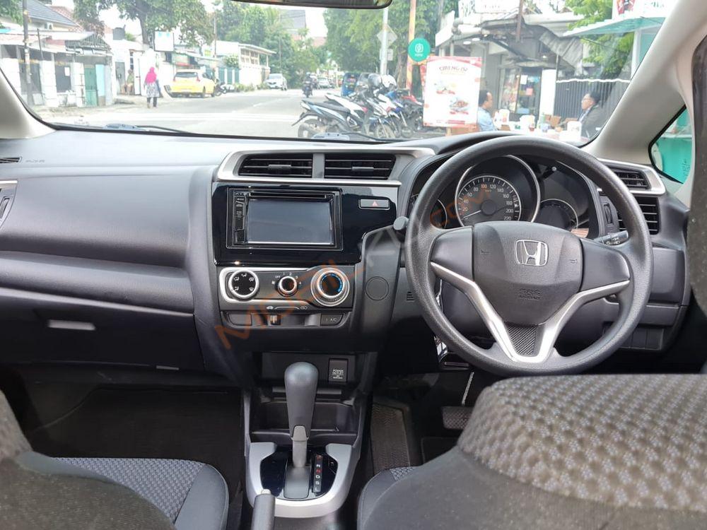 Mobil Honda Jazz 2019