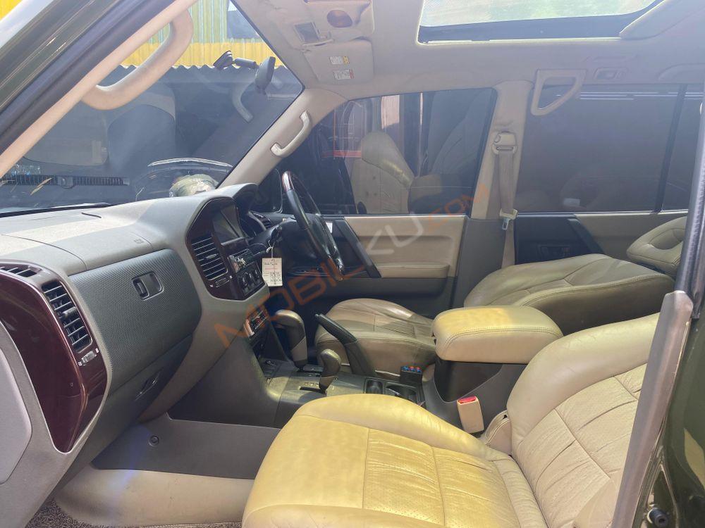 Mobil Mitsubishi Pajero 2001