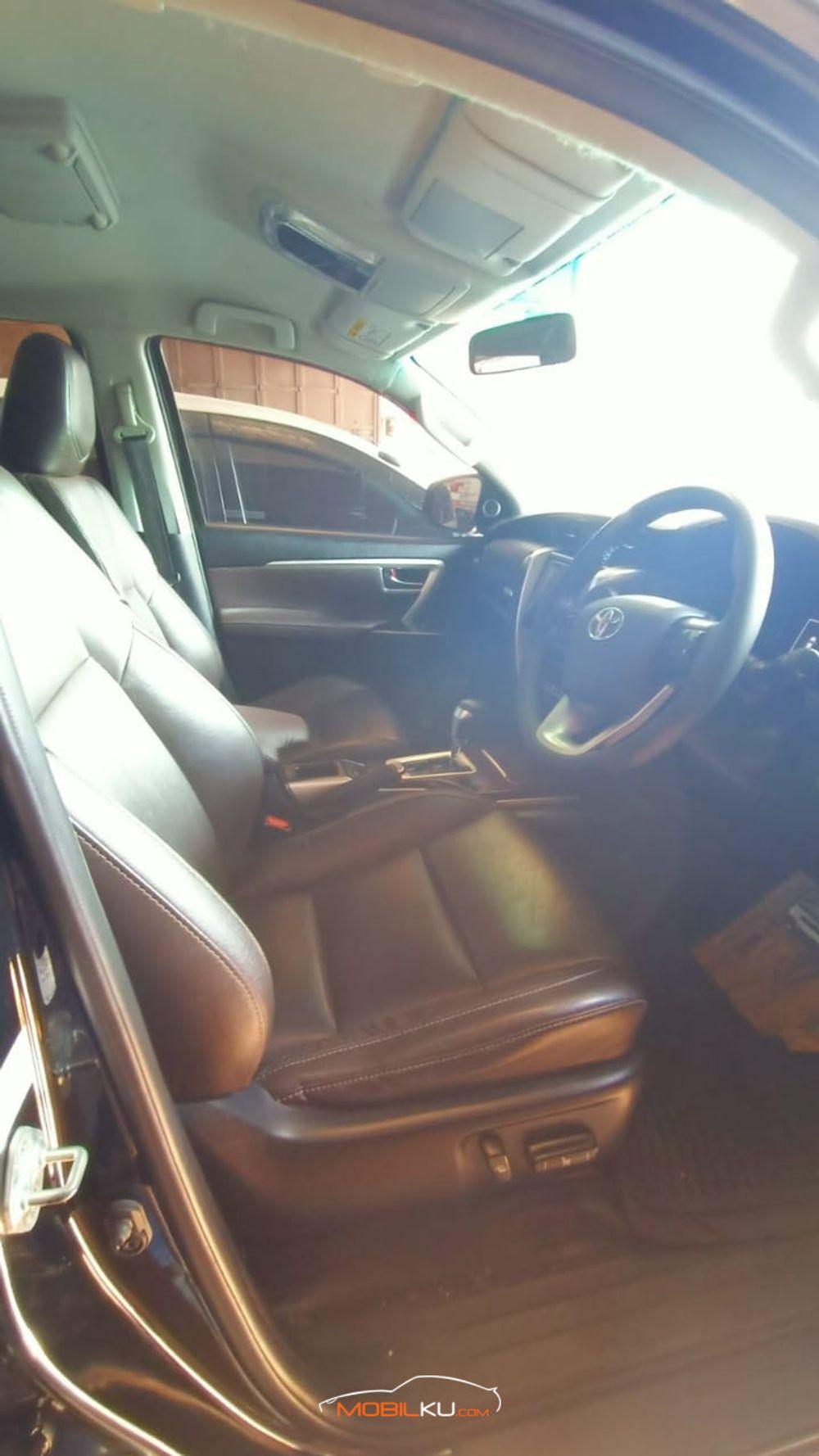 Mobil Toyota Fortuner 2016