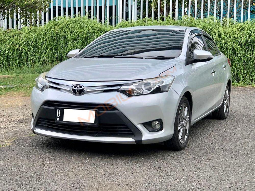 Mobil Toyota Vios 2015