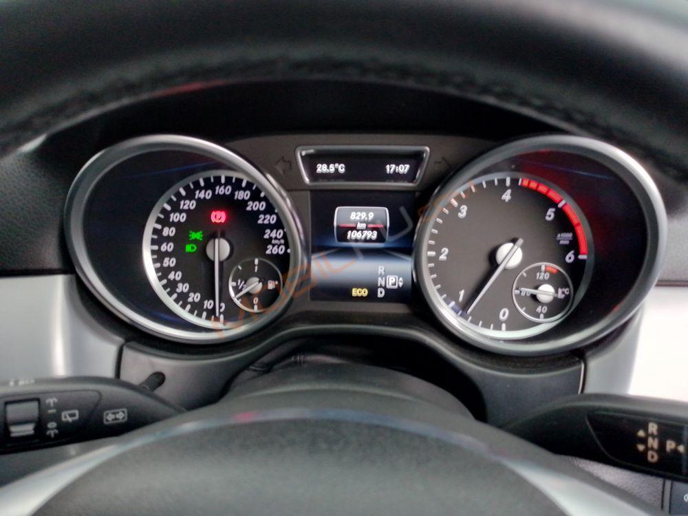 Mobil Mercedes-Benz ML 2014